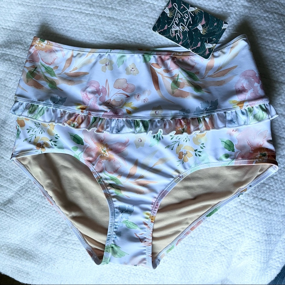 Celestia Floral Kortni Jeane Bottoms